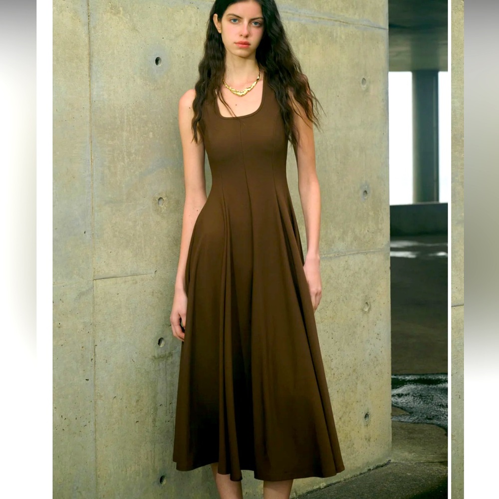 ANCOSTI Square neck fit and flare dress